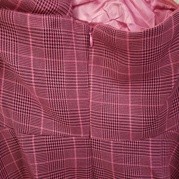 Pink dress - Picture 3 of 5